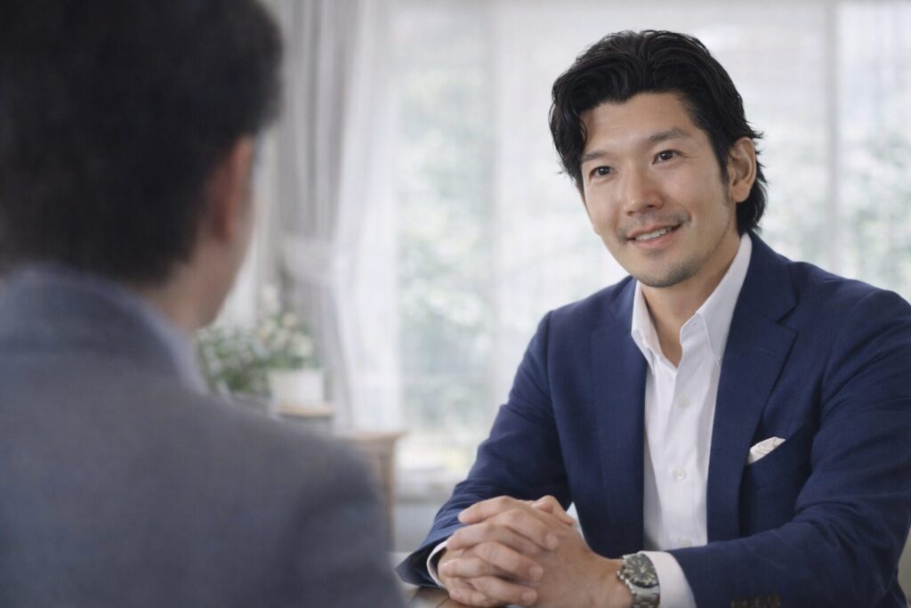 統合型パーソナルコーチングを提供するプロコーチ、刈谷洋介（ICF認定PCC・英国MBA保持者）による対面セッションの風景。